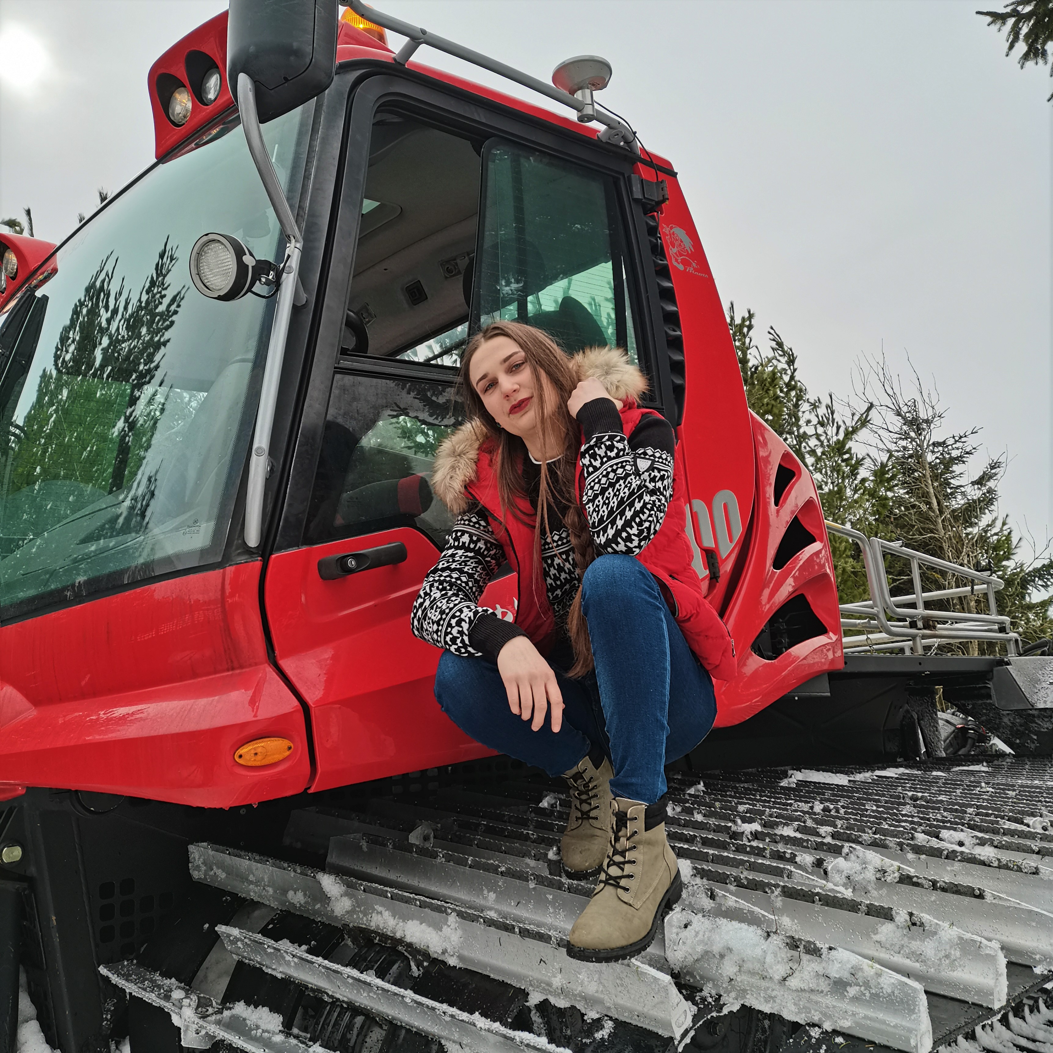 img/gallery/Pistenbully unfertig.jpg